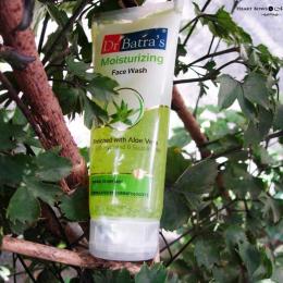 Dr. Batra's Moisturizing Face Wash Review, Price & Buy India