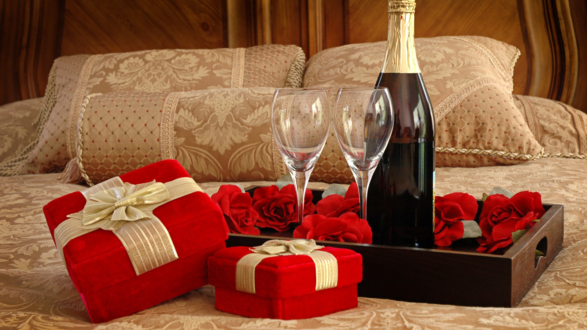 Best Gifts For Valentines Day: Vday Gifts For Her