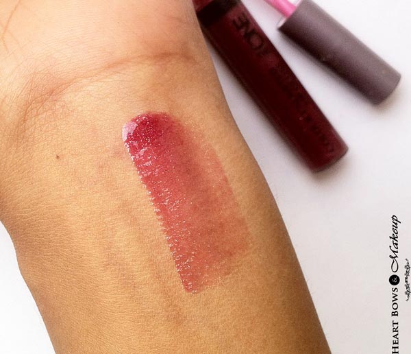Oriflame The ONE Colour Unlimited Lipgloss Plum Beyond Swatch Review