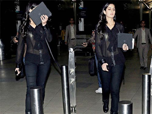 Bollywood Actress Katrina Kaif Shocking Wardrobe Malfunction