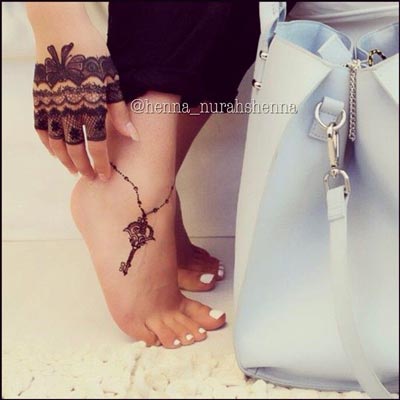 Easy Trendy Mehndi Designs For Feet