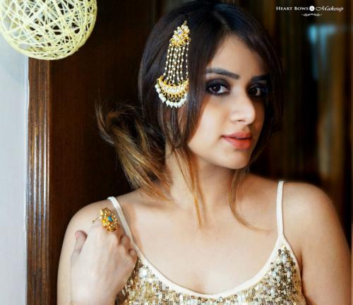 Diwali Makeup Tutorial feat Iconic Smokey Eyes By MAC Diwali Makeup Tutorial feat Iconic Smokey Eyes By MAC