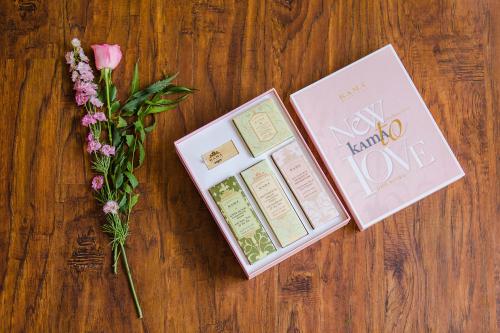 Perfect Skincare Routine for Sensitive Skin Ft. Kama Ayurveda Perfect Skincare Routine for Sensitive Skin Ft. Kama Ayurveda