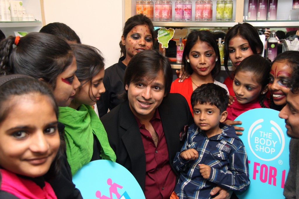 Actor Vivek at with FFLV NGO  girls at The Body Shop for SHE - Support her education Campaign