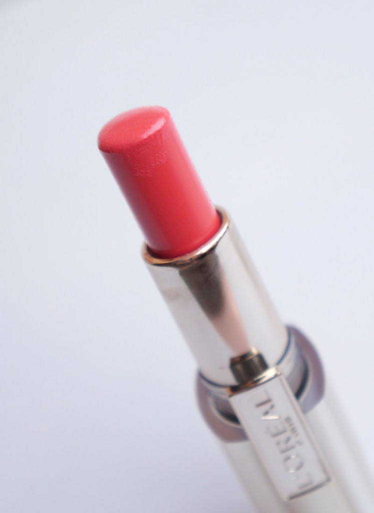 Loreal Rouge Caresse  Dating Coral Lipstick Review & Buy Online in India