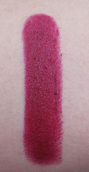 L'Oreal Paris Collection Star Red Lipstick Sonam Kapoor's Pure Garnet Swatches & Review