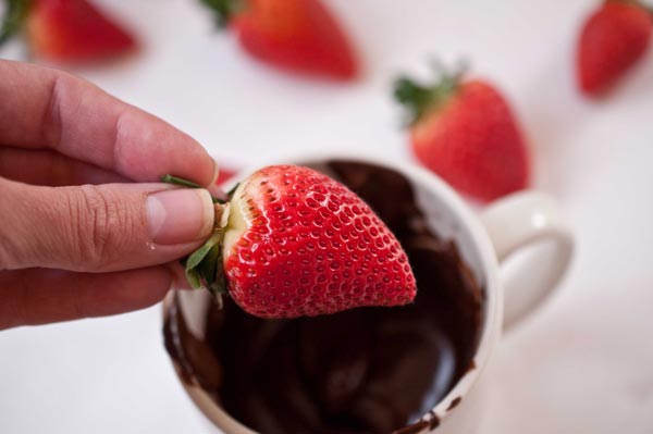 Homemade Face Mask Recipes For Glowing Skin Strawberry And Chocolate Pack