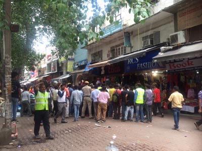 Sarojni Nagar Chaep Shopping Palace